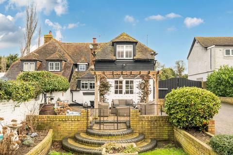 3 bedroom character property for sale, Boyces Hill, Sittingbourne ME9