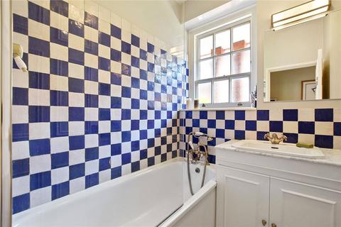 2 bedroom flat for sale, Winfield House, Vicarage Crescent, London