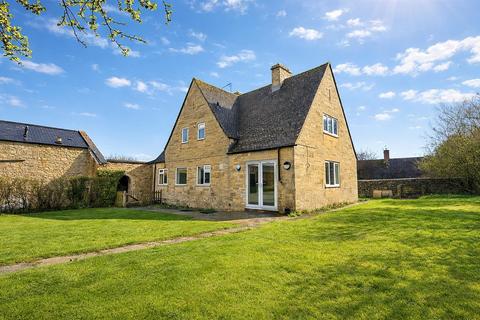 undefined, Back Walls, Stow On The Wold GL54 1DR