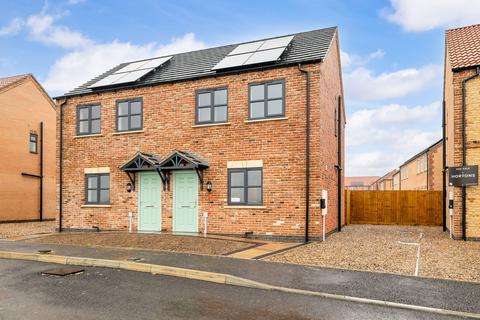 3 bedroom semi-detached house for sale, Cleveland Avenue, North Hykeham, LN6