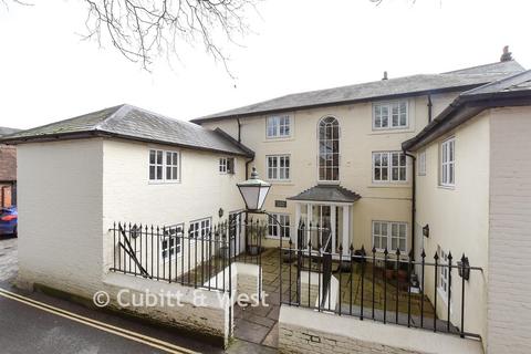 2 bedroom apartment for sale, Church Street, Dorking, Surrey