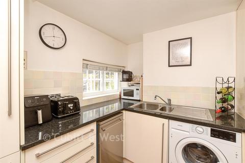 2 bedroom apartment for sale, Church Street, Dorking, Surrey