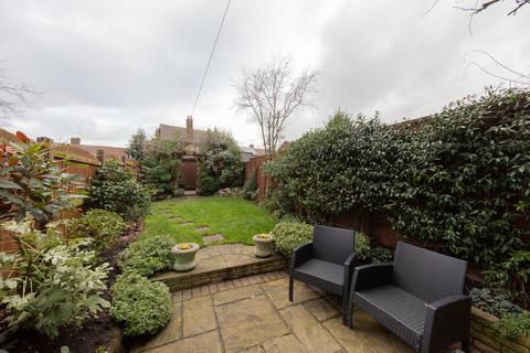 4 bedroom townhouse for sale, Roding Lane North, Woodford Green, IG8