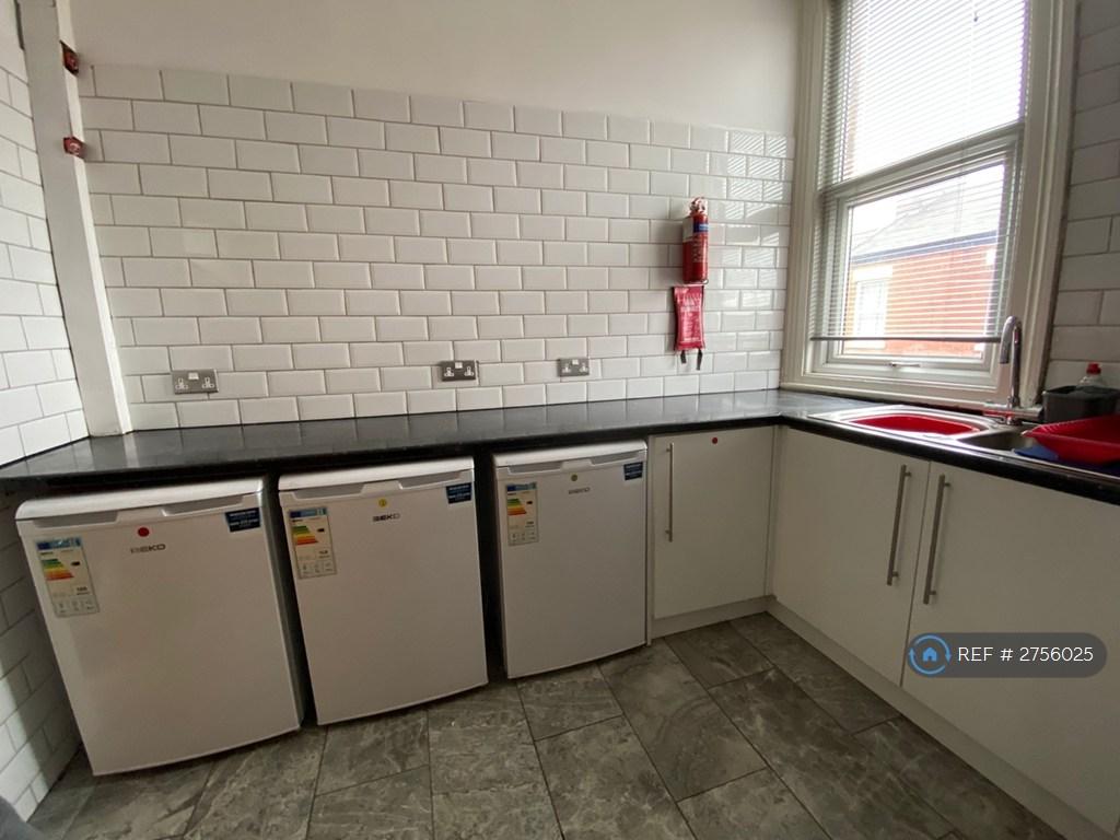 Middle Floor Kitchen