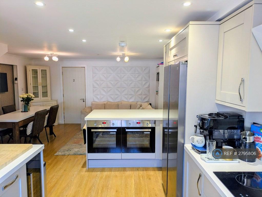 2 Ovens + Air Fryer