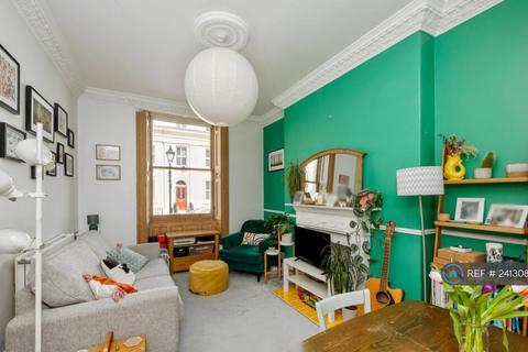 Lansdowne Square, Hove, BN3