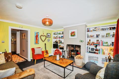 2 bedroom terraced house for sale, Long Thurlow Row, Bury St. Edmunds, IP31