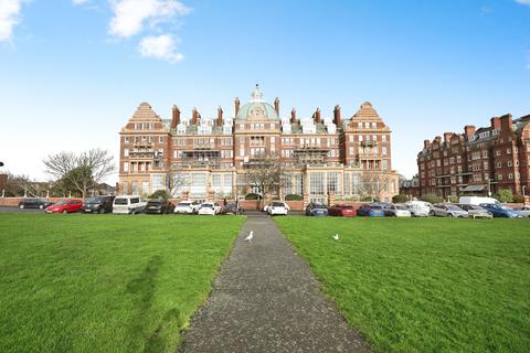 2 bedroom flat for sale, The Leas, Folkestone, CT20