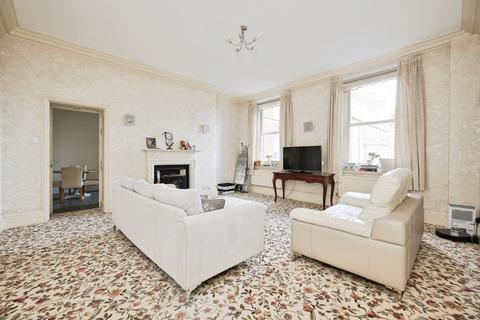 2 bedroom flat for sale, The Leas, Folkestone, CT20