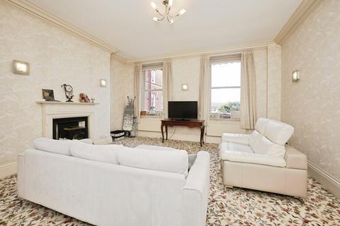 2 bedroom flat for sale, The Leas, Folkestone, CT20