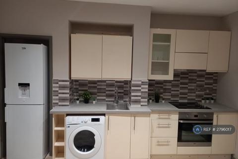 2 bedroom flat to rent, London Road, Reading, RG1