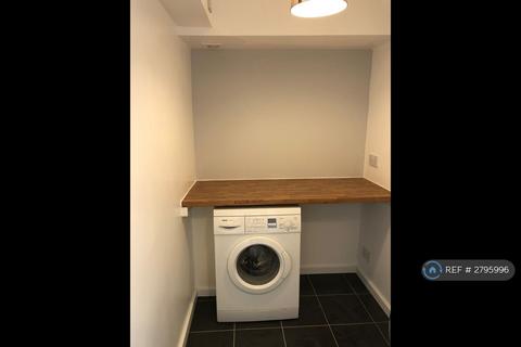 3 bedroom flat to rent, Old Bedford Road, Luton, LU2
