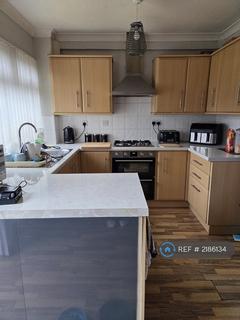 3 bedroom end of terrace house to rent, Devon Road, Rednal, B45