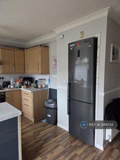 3 bedroom end of terrace house to rent, Devon Road, Rednal, B45