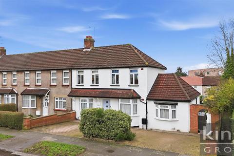4 bedroom end of terrace house for sale, Trent Gardens, London