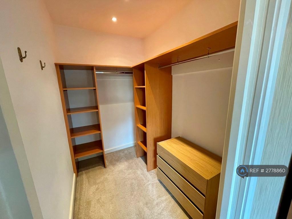 Walk-In Wardrobe