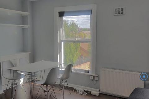1 bedroom flat to rent, Culmore Road, London, SE15
