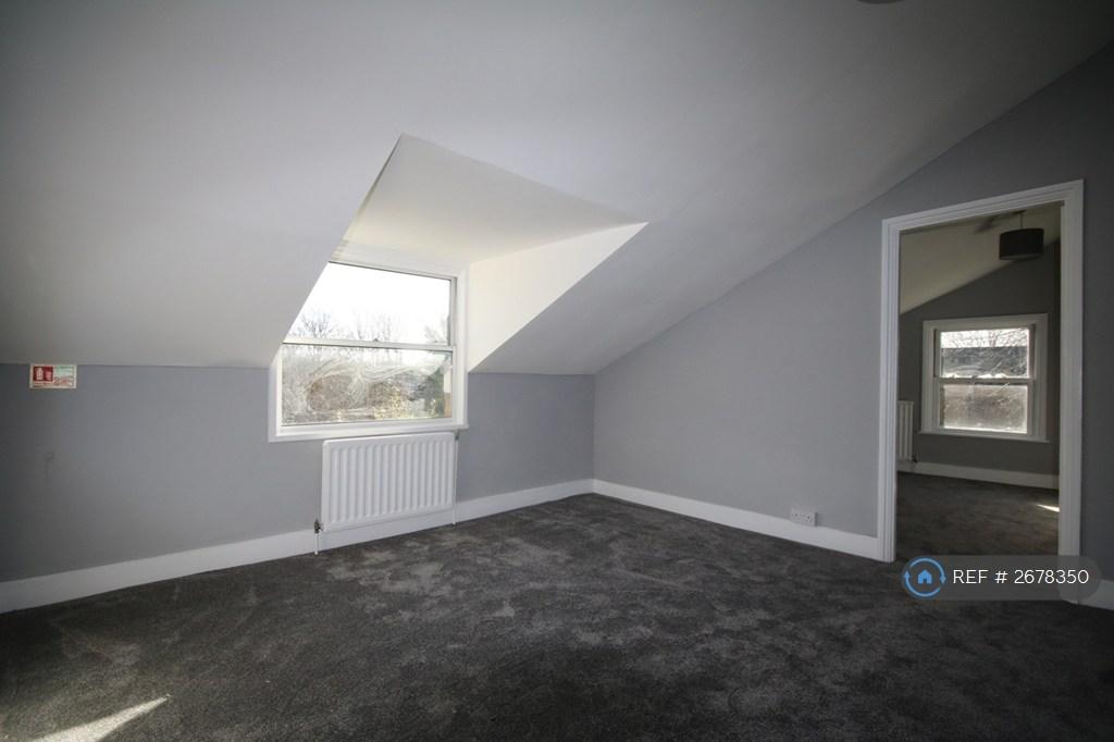 Bedroom 3 (1st Room)