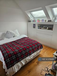 3 bedroom flat to rent, Montefiore St, London, SW8