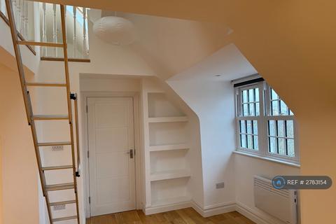 undefined, Hollybush St, London, E13