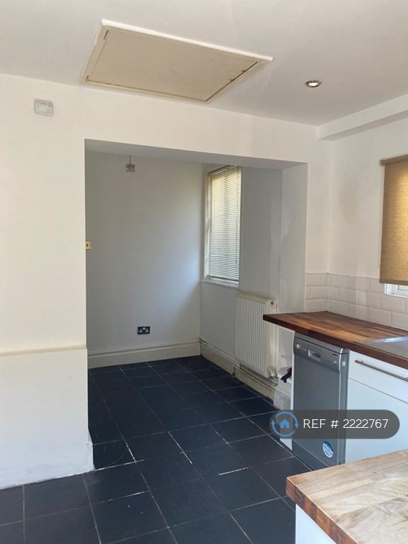 Kitchen/Breakfast Area