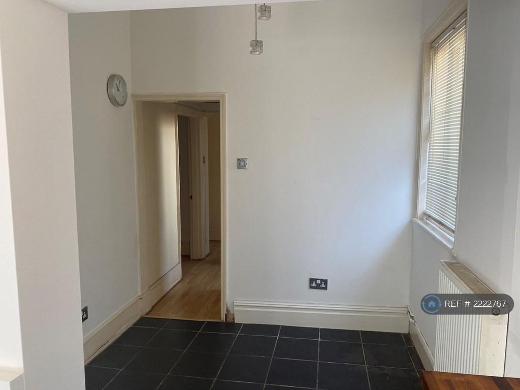 Kitchen/Breakfast Area