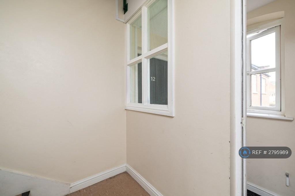 Separate Vestibule To Flat