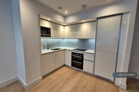 2 bedroom flat to rent, Croxley Court, West Drayton, UB7