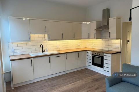 2 bedroom flat to rent, Kenwyn Road, London, SW4