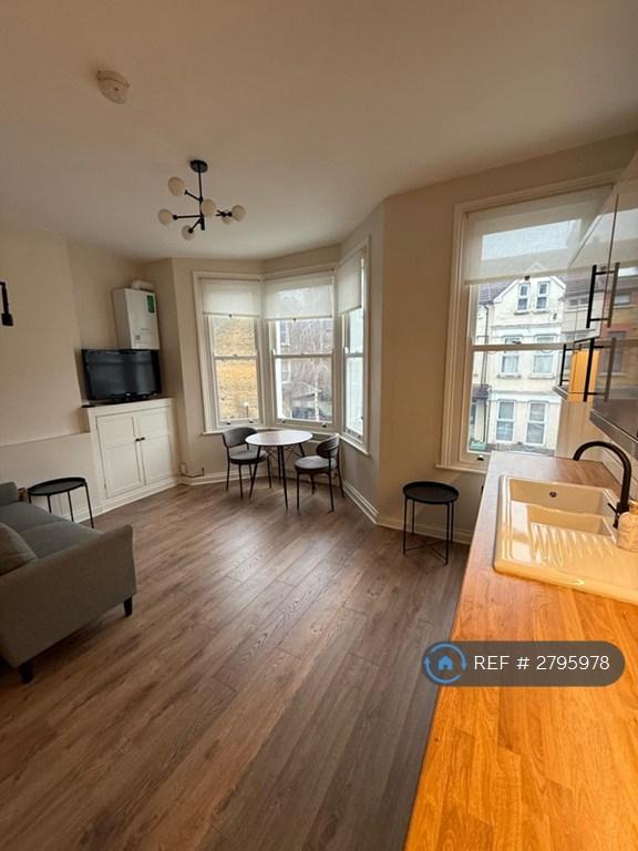 Living Room/Kitchen