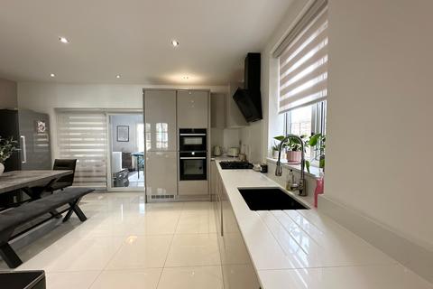 3 bedroom semi-detached house for sale, Havencrest Drive, Leicester, LE5