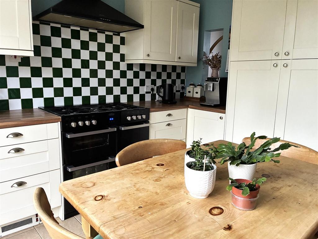 Dining kitchen