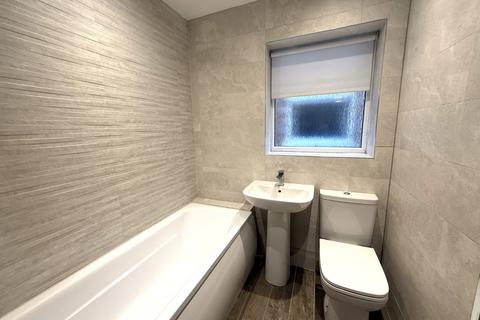 4 bedroom semi-detached house to rent, Almond Way, Ellesmere Port CH66