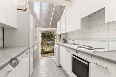 2 bedroom house for sale, Medfield Street, London