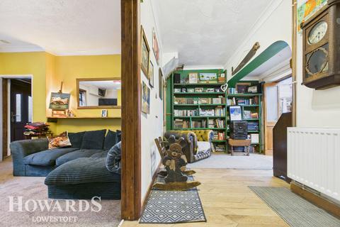 2 bedroom semi-detached house for sale, Flixton Road, Lowestoft