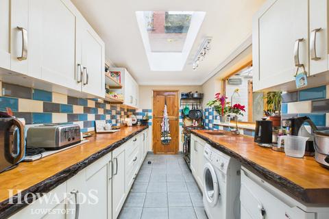2 bedroom semi-detached house for sale, Flixton Road, Lowestoft