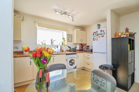 2 bedroom flat for sale, Abells Close, Walton, Milton Keynes, Buckinghamshire, MK7