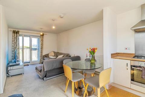 2 bedroom flat for sale, Abells Close, Walton, Milton Keynes, Buckinghamshire, MK7