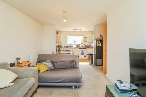 2 bedroom flat for sale, Abells Close, Walton, Milton Keynes, Buckinghamshire, MK7