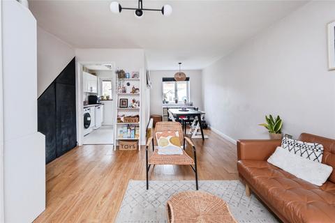 3 bedroom terraced house for sale, Wye Close, Bicester, Oxfordshire, OX26