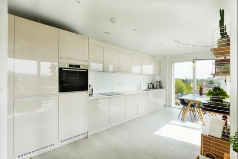 2 bedroom flat for sale, Pomeroy Street, London, SE14