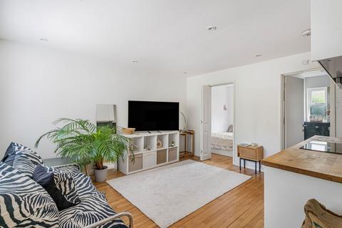 1 bedroom ground floor flat to rent, Croftongate Way, London SE4