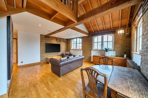 2 bedroom duplex for sale, Maltings Place, Tower Bridge Road, SE1