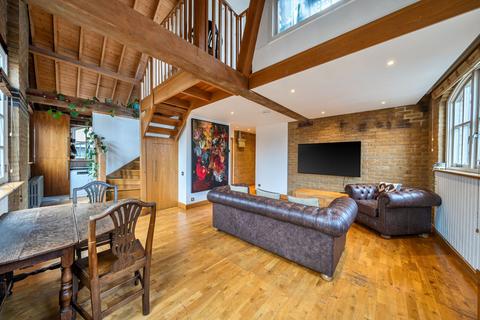 2 bedroom duplex for sale, Maltings Place, Tower Bridge Road, SE1