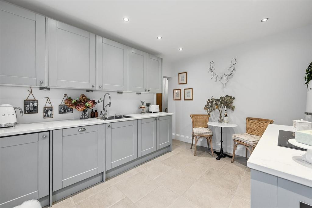 Kitchen - sink and worktop.jpg