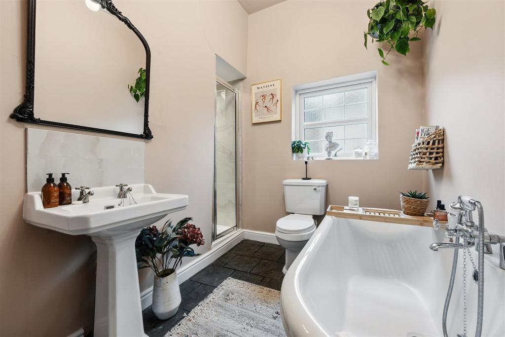 Bathroom - sink, shower and WC.jpg