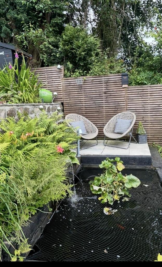 Pond and seating.jpeg