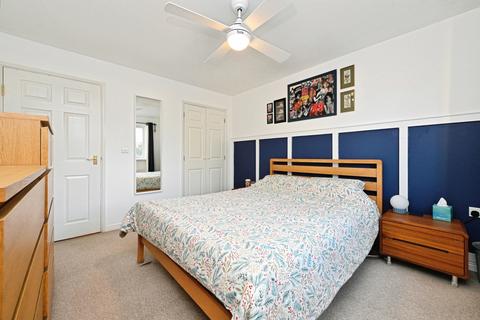 2 bedroom flat for sale, Tyrrell Crescent, South Wootton, King's Lynn, Norfolk, PE30