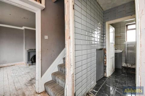 4 bedroom semi-detached house for sale, Lambeth Road, Benfleet, Essex, SS7