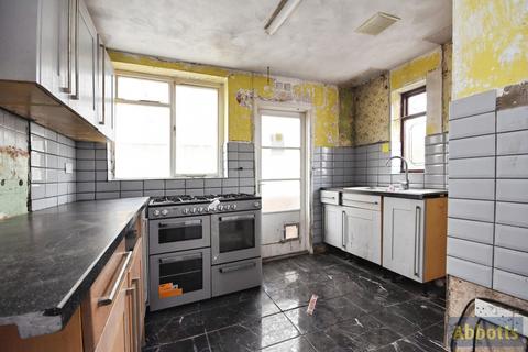 4 bedroom semi-detached house for sale, Lambeth Road, Benfleet, Essex, SS7
